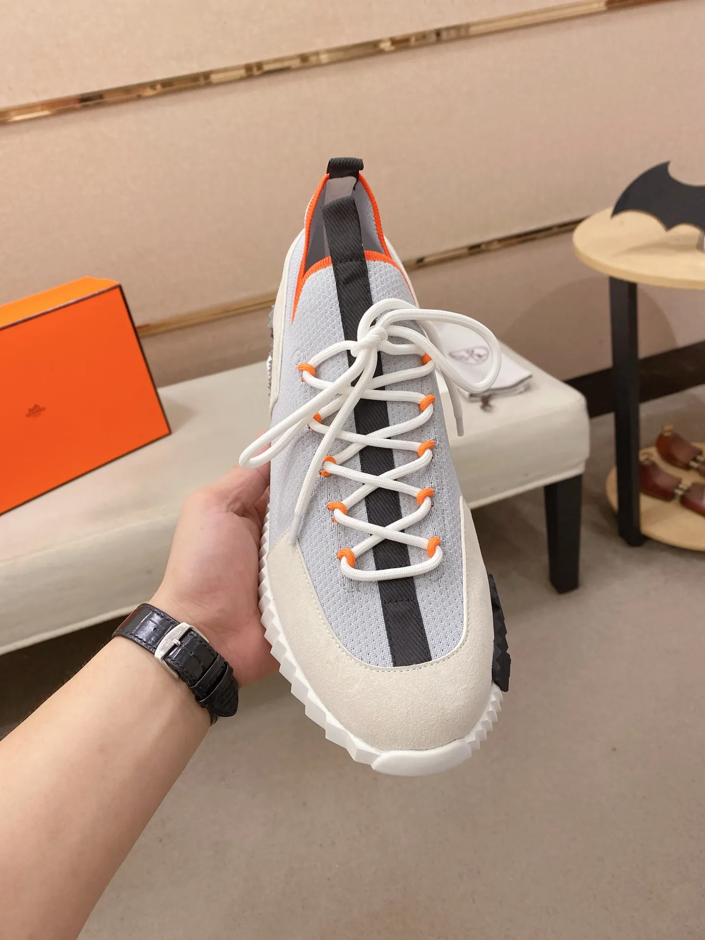 Men's clothing and shoes💰: 620💰《HERMES》【Classic Original Version】Hermès; Top 🔝 Purchasing Agency 🔍🔍Men's latest 🇺🇸 counters are on sale simultaneously, original imported from Italy ▲▲Silk cowhide with breathable fabric ▲▲ (high-end and expensive Qi·Grade) Exquisite workmanship (Italian 🇮🇹Imported water-dyed 🐂cowhide lining) Sole: Original sole provided by the original factory, ⚠️Exclusive double-layer activity·TPR·Rubber·Combined molded outsole; Super·comfortable·wear-resistant·non-slip·environmental protection The real thing is more beautiful if you take the real thing (high quality, follow the order), you can enter and exit the counter at will * Number of yards: 38·39·40·41·42·43·44# (can be customized 45.)